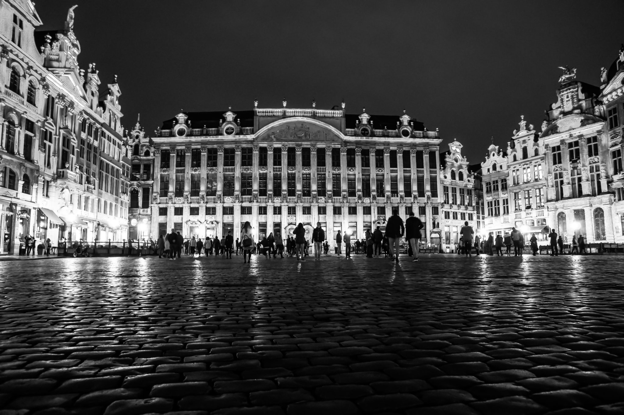 Hema_Bruxelles_Grande_Place_Noir_Blanc