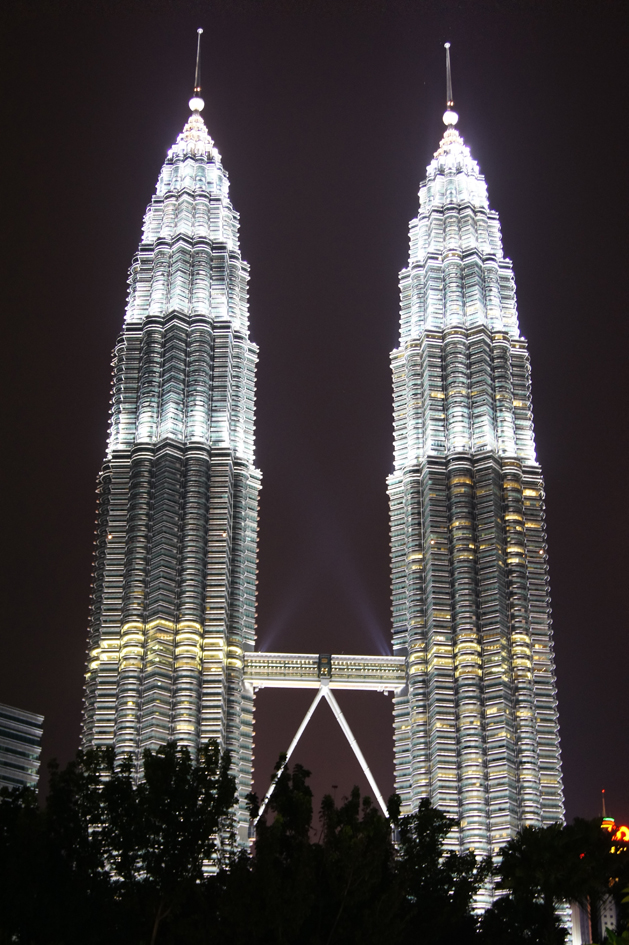 Hema_Petronas_towers_kuala_lumpur_2