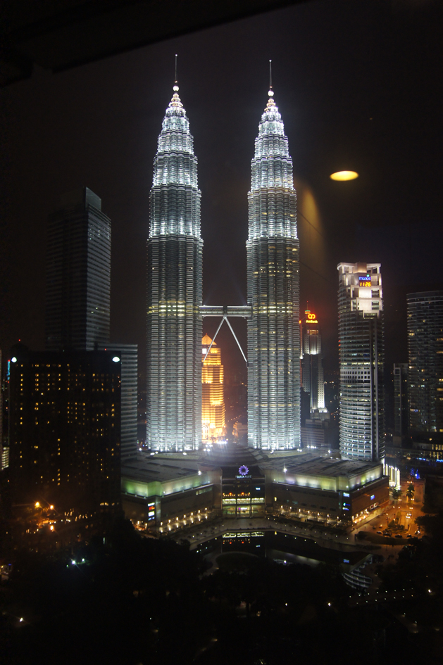 Hema_Petronas_towers_kuala_lumpur_3
