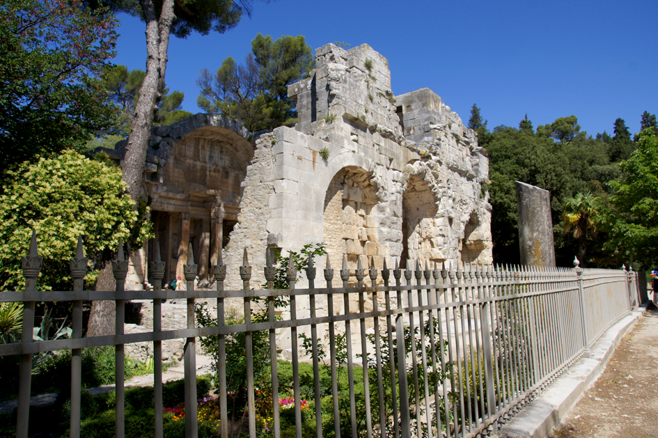 hema_nimes_temple_de_diane1