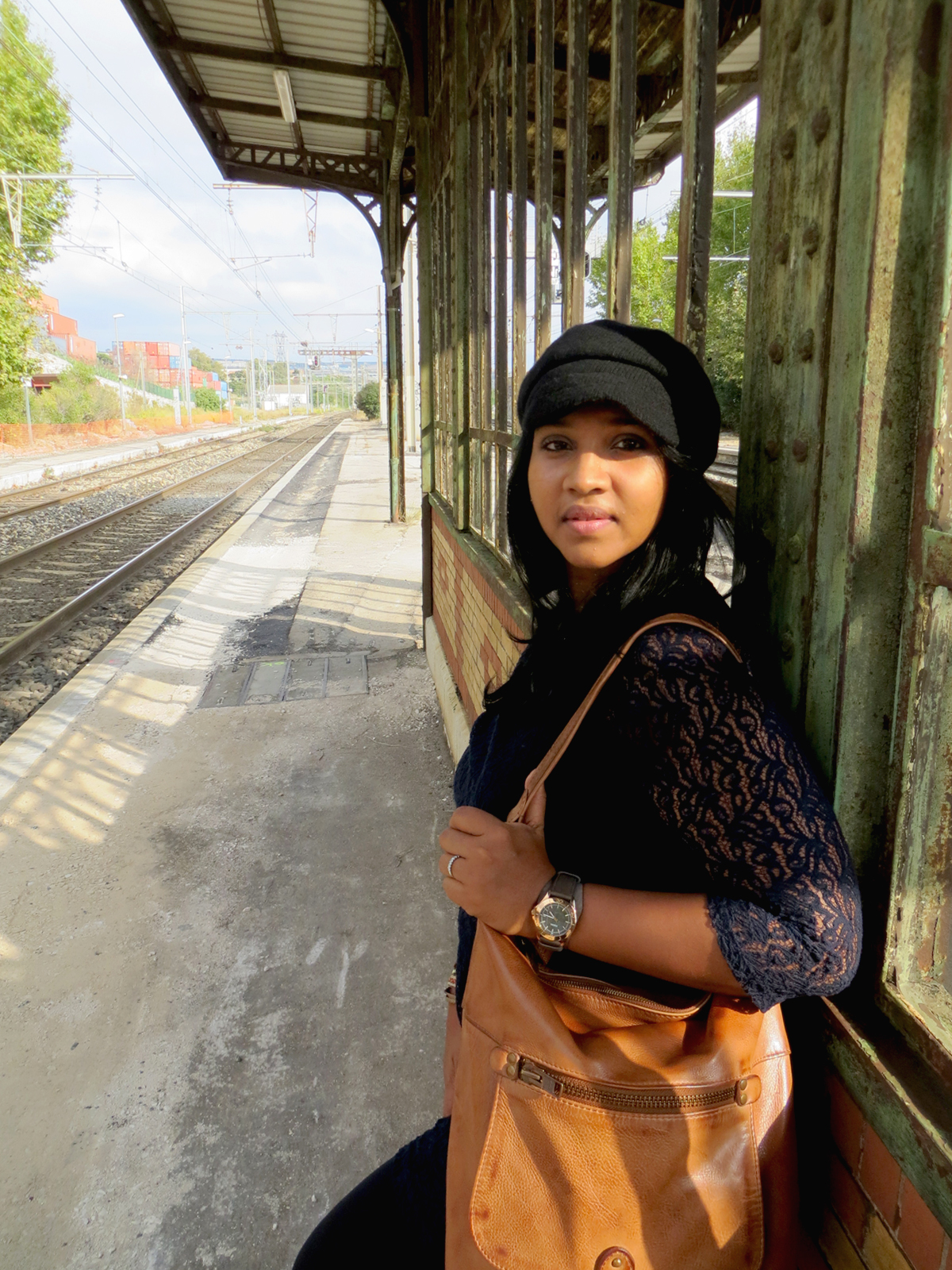 Hema_Waiting_for_the_train_C-Oui-Copenhague13