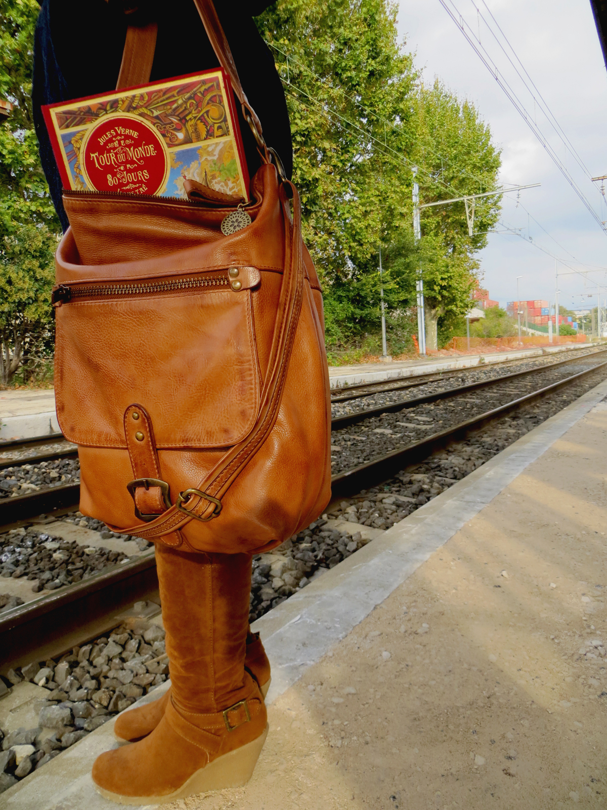 Hema_Waiting_for_the_train_C-Oui-Copenhague4