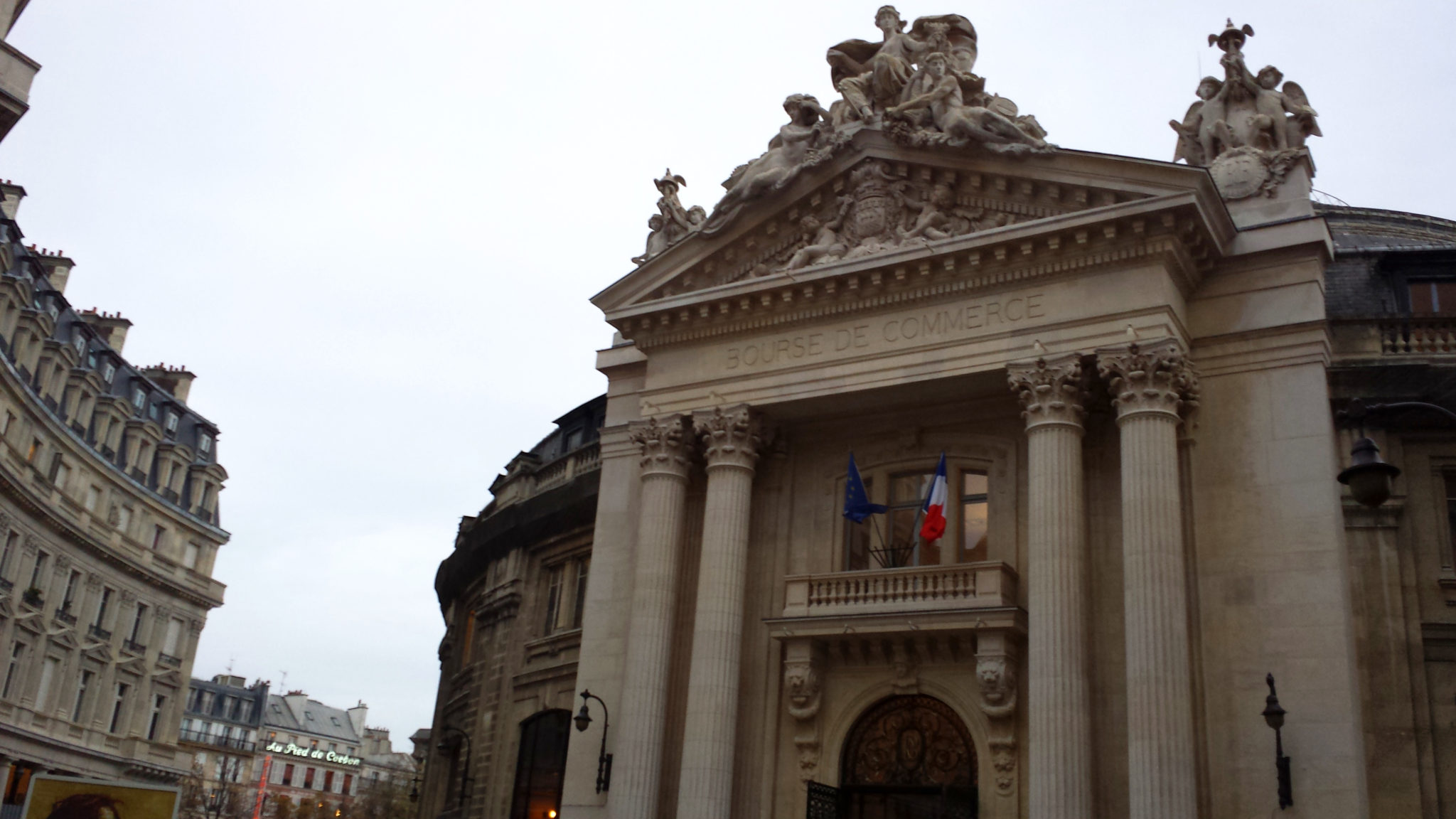 Hema_Bourse_de_commerce_Paris