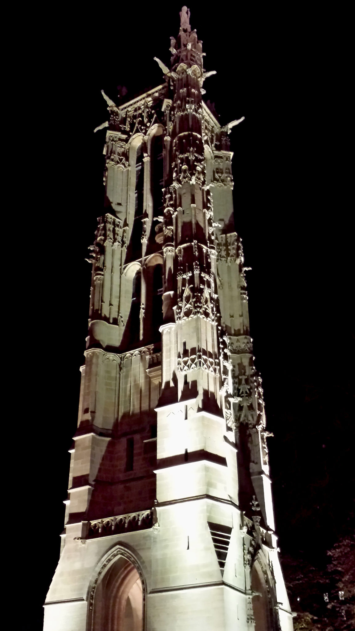 Hema_Paris_Tour_de_Saint_Jacques