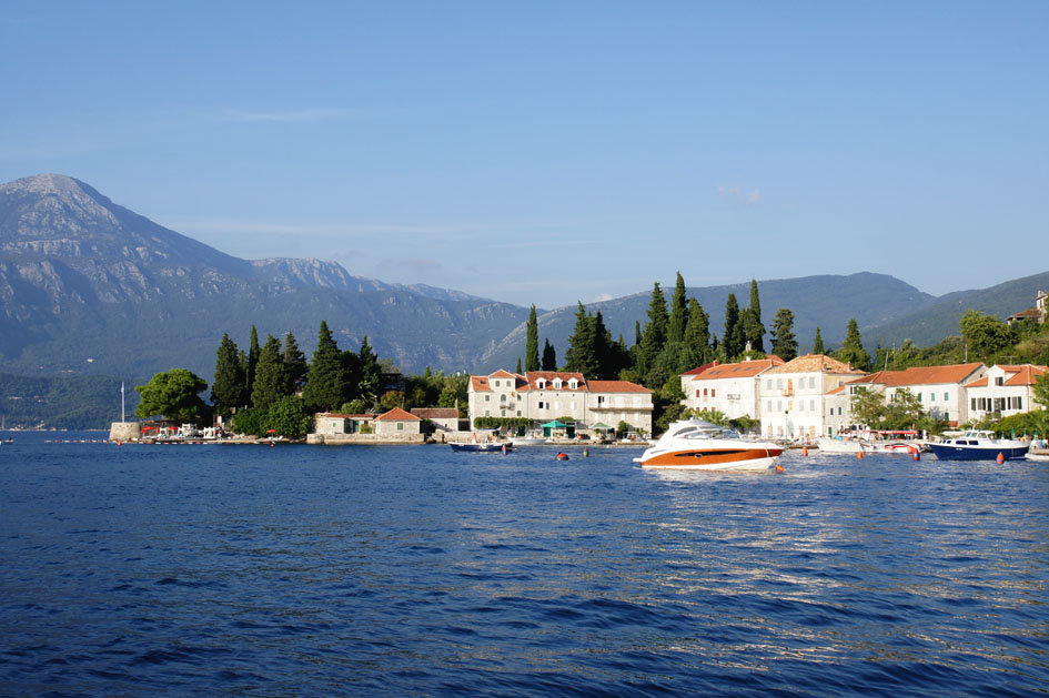 Hema_Montenegro_Lustica_peninsula_village_rose_blog_voyage_travel10