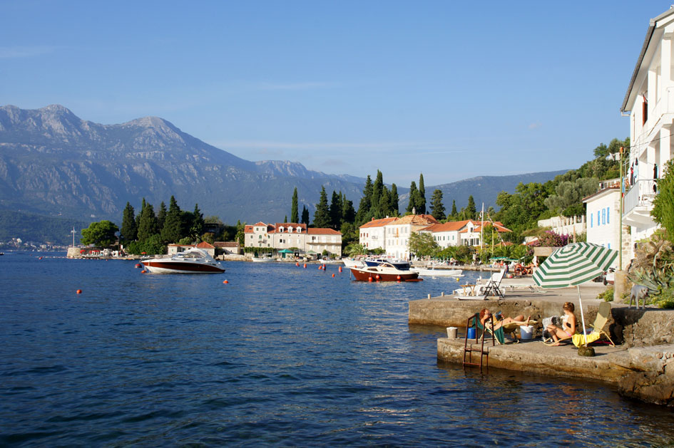 Hema_Montenegro_Lustica_peninsula_village_rose_view_blog_voyage_travel13