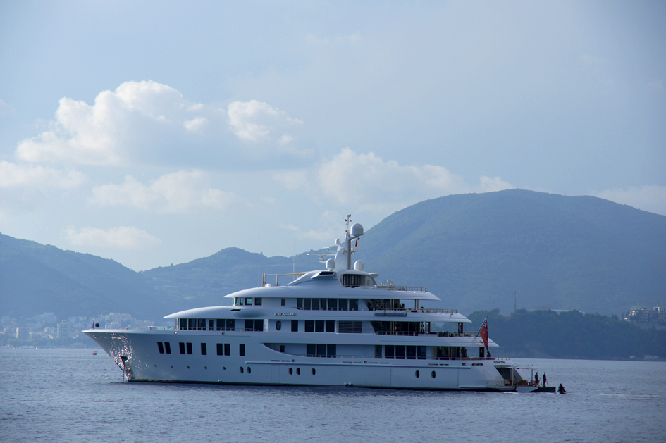 Hema_Montenegro_Sveti_Stefan_Adriatic_Coast_boat__Blog_Voyage_Travel5