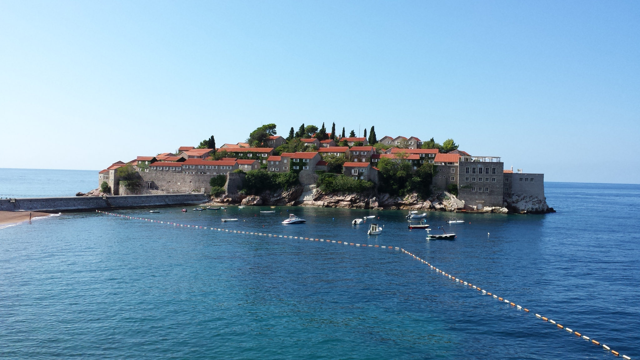 Hema_Montenegro_Sveti_Stefan_privat_beach_Adriatic_Coast_Blog_Voyage_Travel10