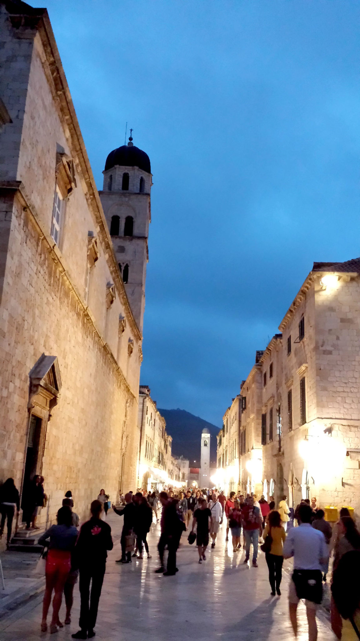 Hema_blog_mode_voyage_croatie_une_journee_a_dubrovnik_streets-night-20