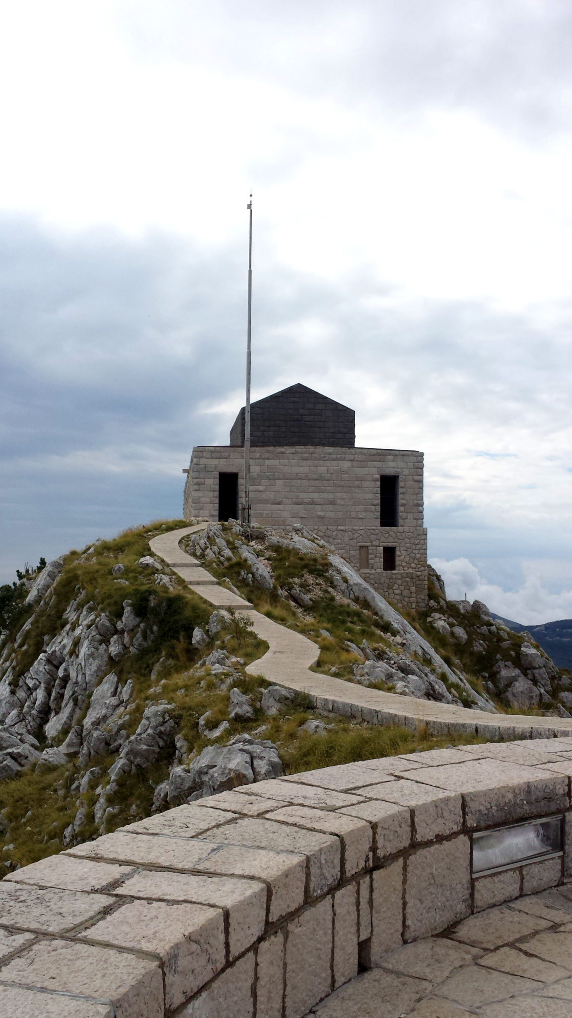 Hema_Le_parc_Lovcen_blog_voyage_travel_mausolee_nejegos11