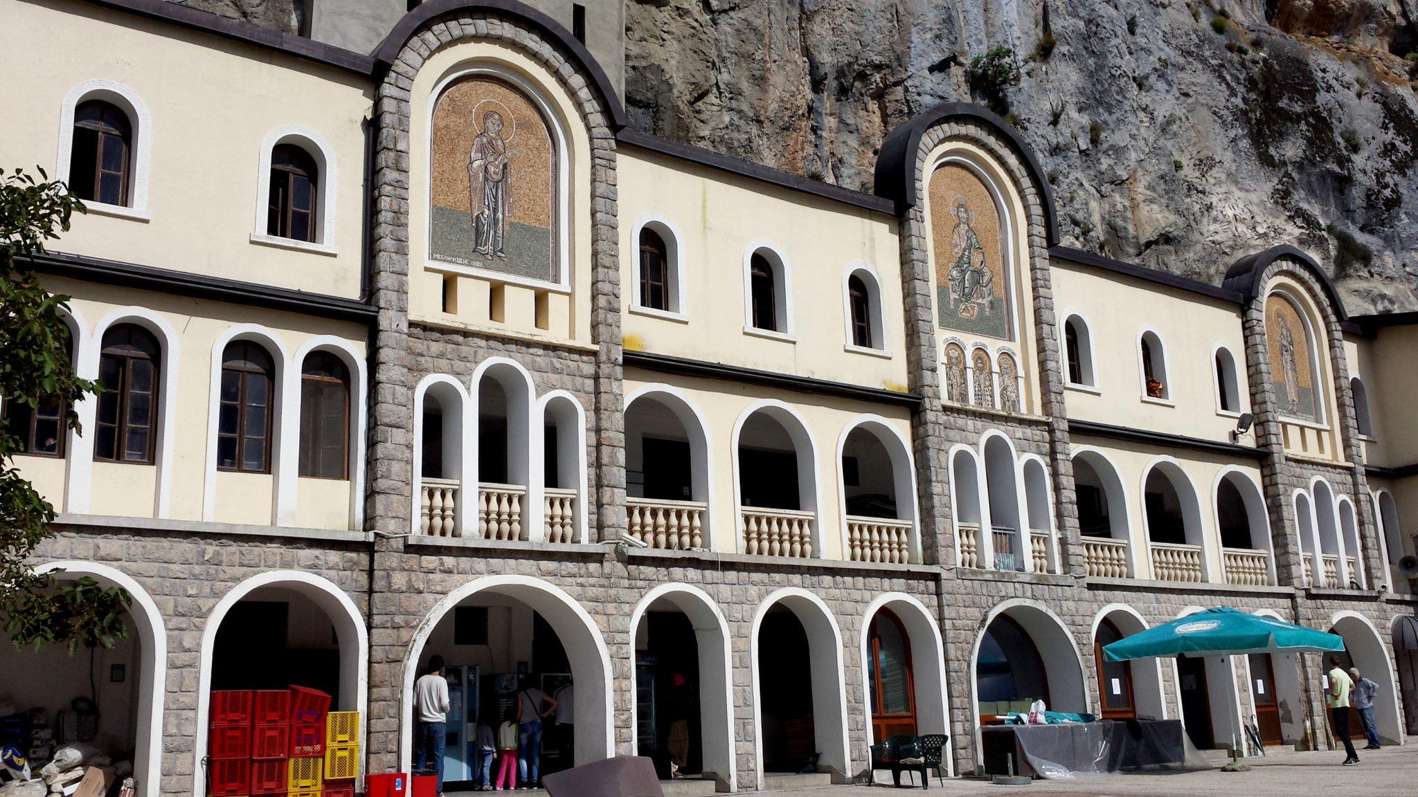 Hemaposesesvalises_Montenegro_Monastere_Ostrog2