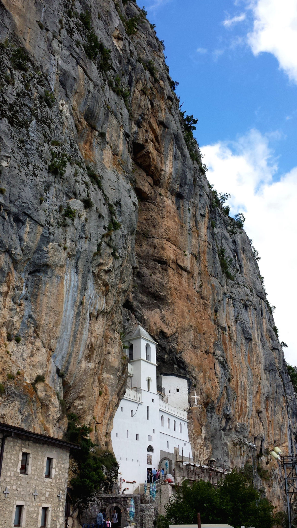 Hemaposesesvalises_Montenegro_Monastere_Ostrog4