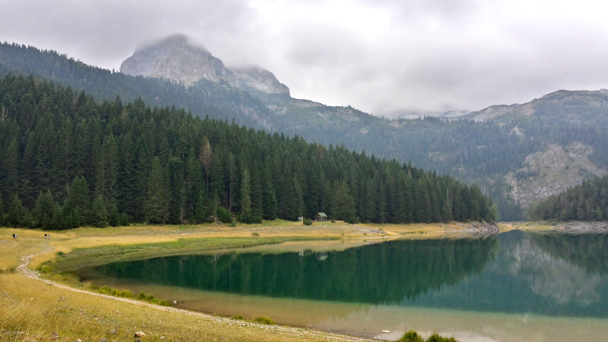 Hermaposesesvalises_Montenegro_Zabljak_Lac_noir_rando_trek_travel_voyage_blog19