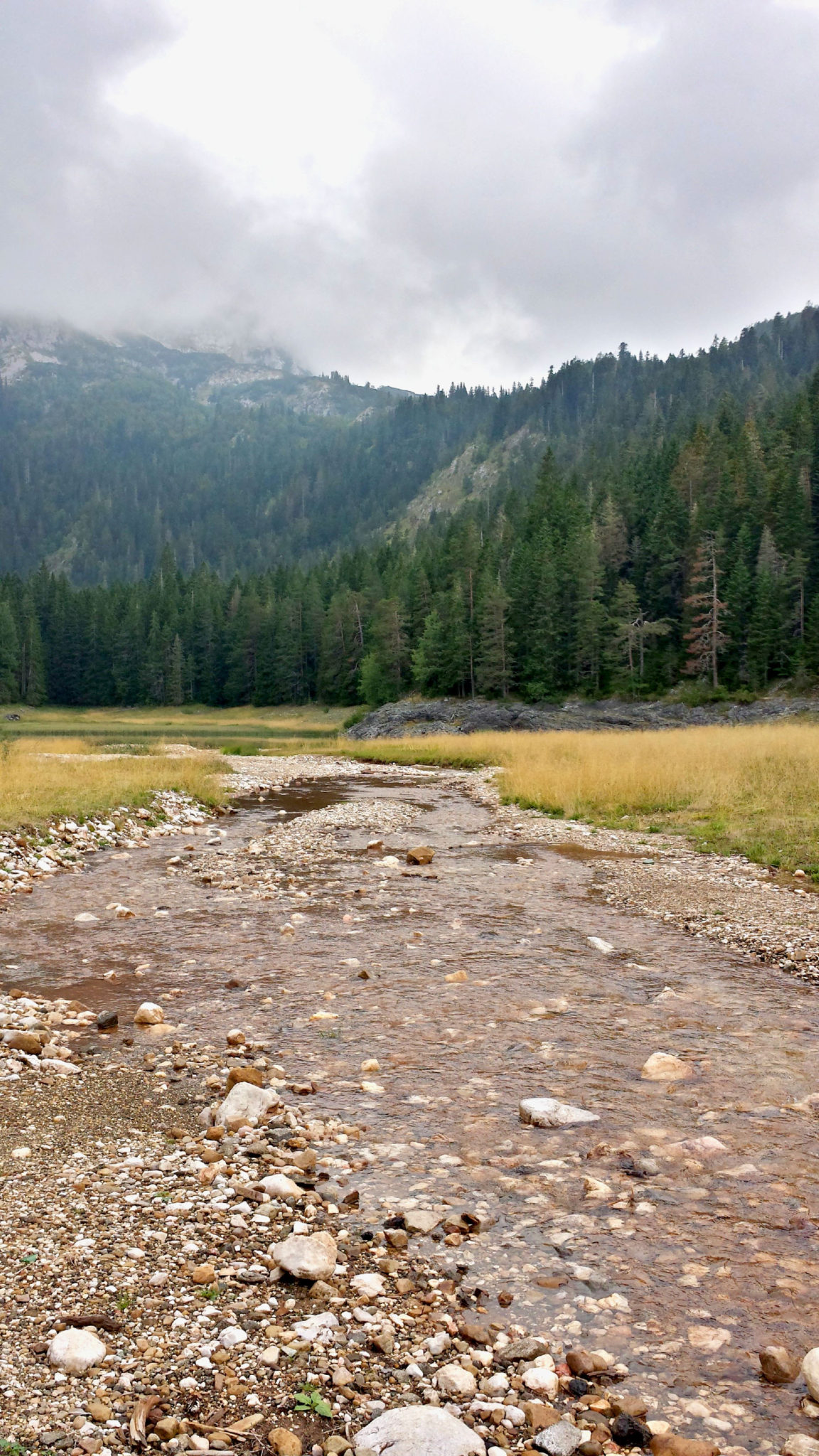 Hermaposesesvalises_Montenegro_Zabljak_Lac_noir_rando_trek_travel_voyage_blog2