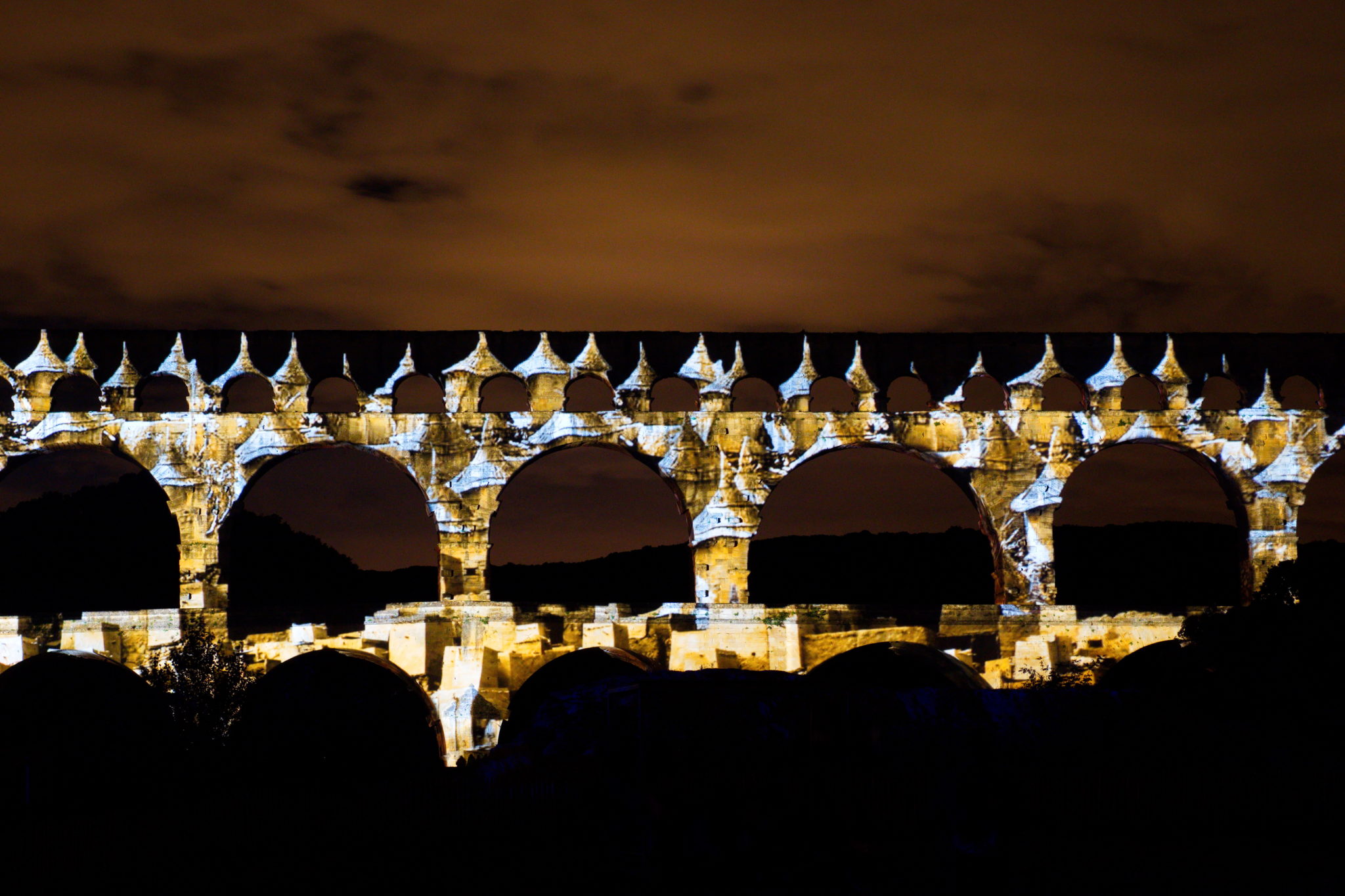 Hemaposesesvalises_pont_du_gard_unesco_anniversaire_16