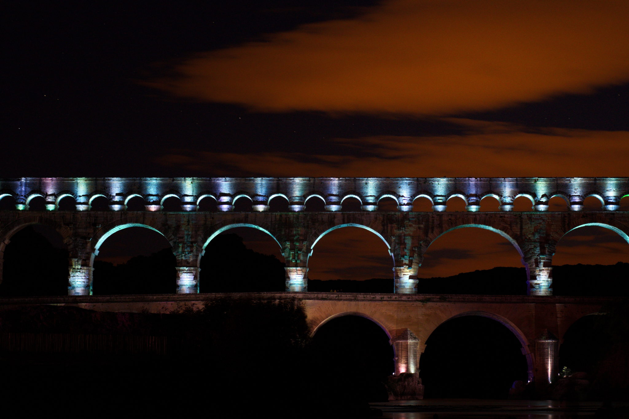 Hemaposesesvalises_pont_du_gard_unesco_anniversaire_4