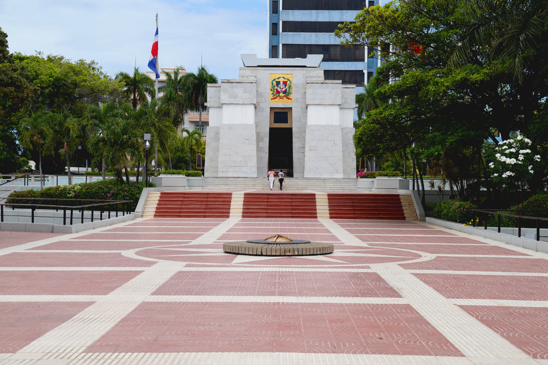 Hemaposesesvalises_republique_dominicaine_santo_domingo_altar_de_patria_travel_voyage_blog19