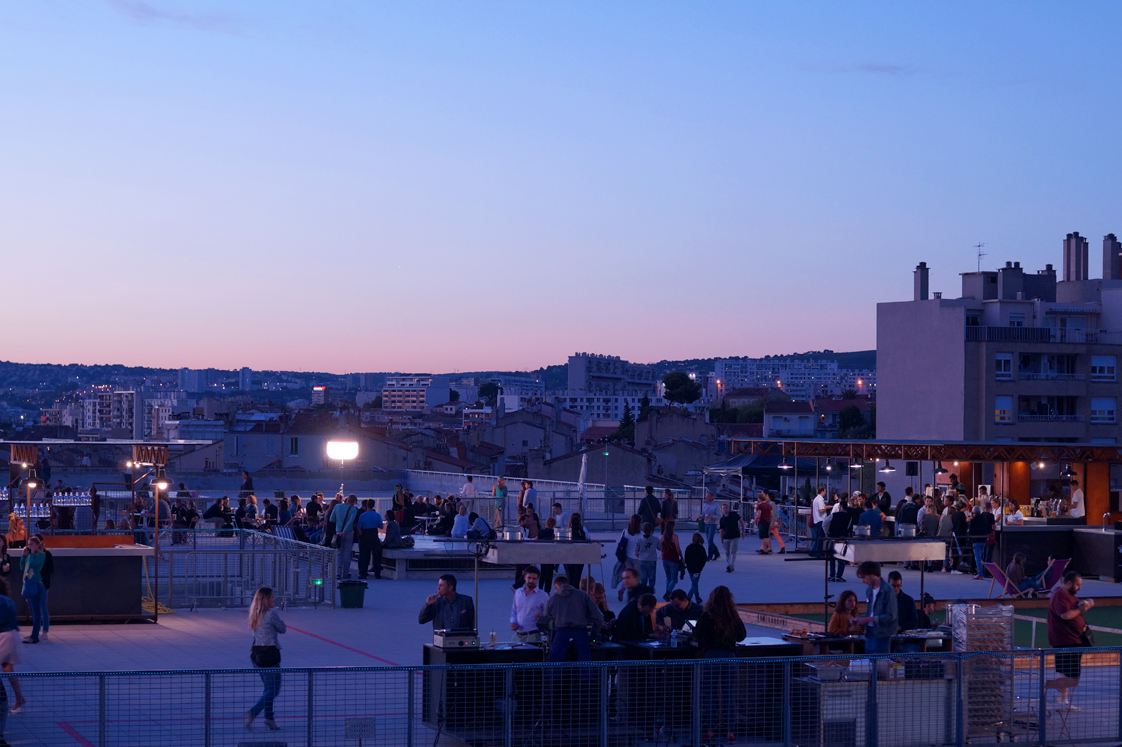 Hemaposesesvalises_friche_belle_de_mai_rooftop_marseille3