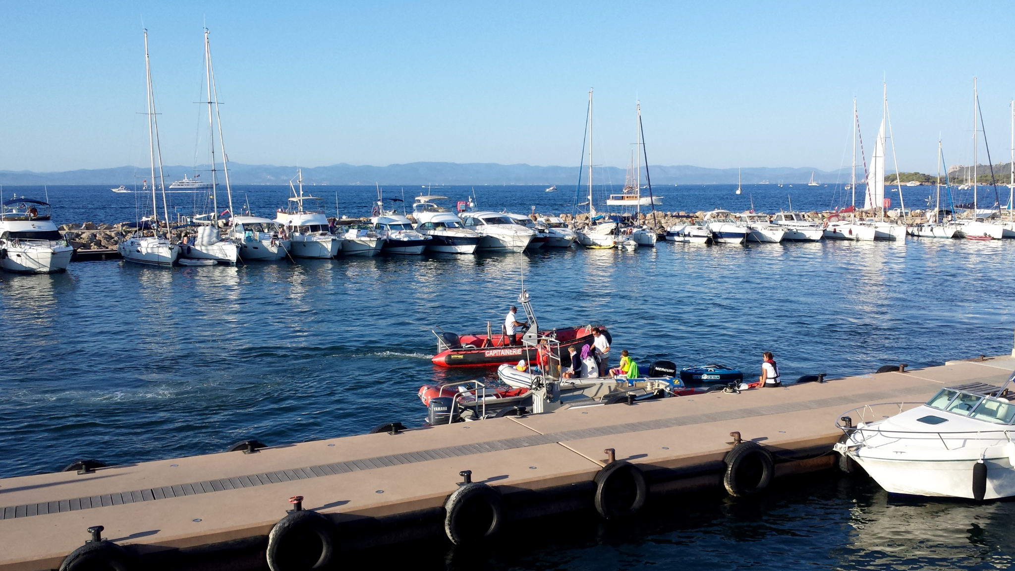 Hemaposesesvalises_une_journee_a_porquerolles_port_blog18