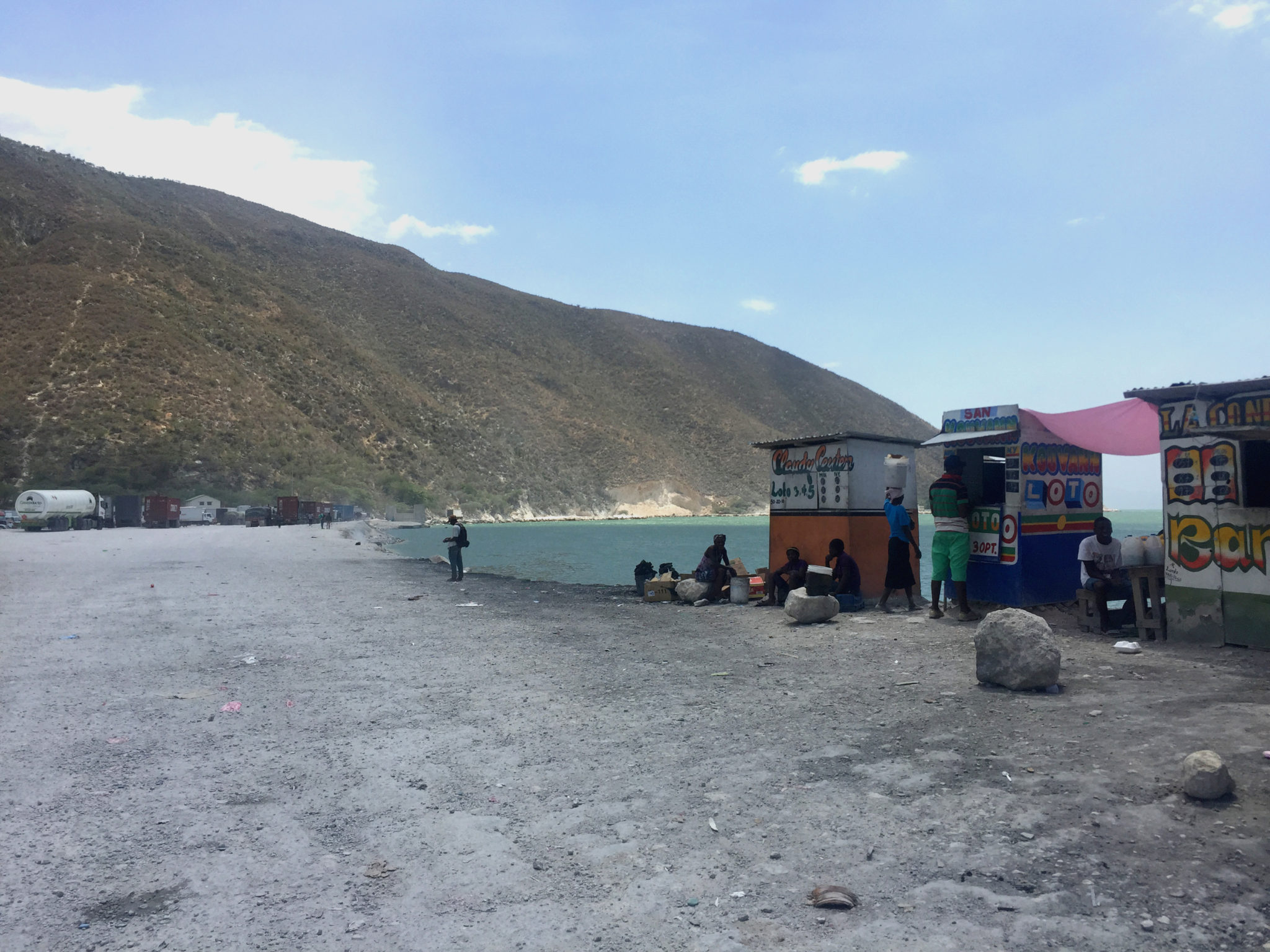 Frontiere_republique_dominicaine_haiti_no_mans_land_market