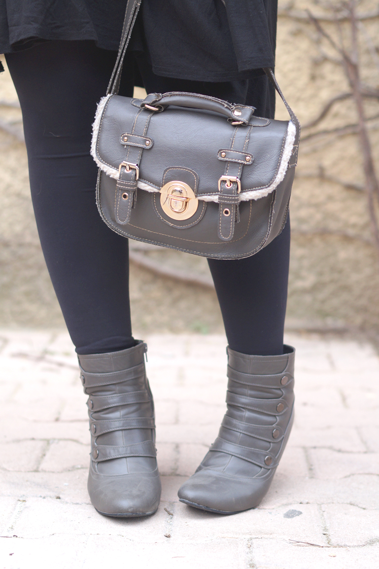 Hema_pose_ses_valises_look_blog_mode_sac_new_look_gris_bottines_officier