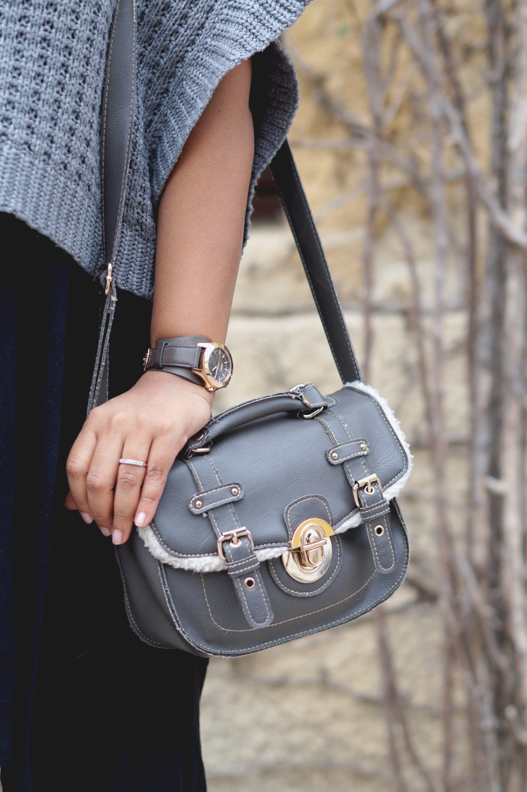 Hema_pose_ses_valises_look_blog_mode_sac_new_look_gris_montre_fossil