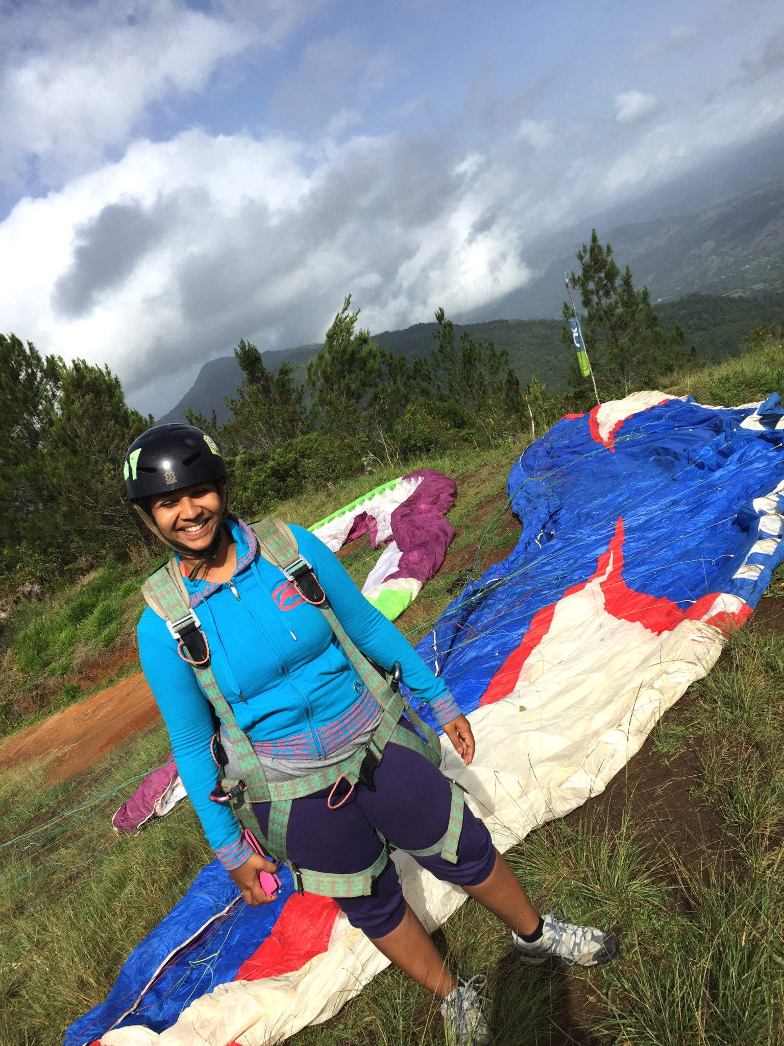 Republique_dominicaine_jarabacoa_parapente_hema_pose_ses_valises