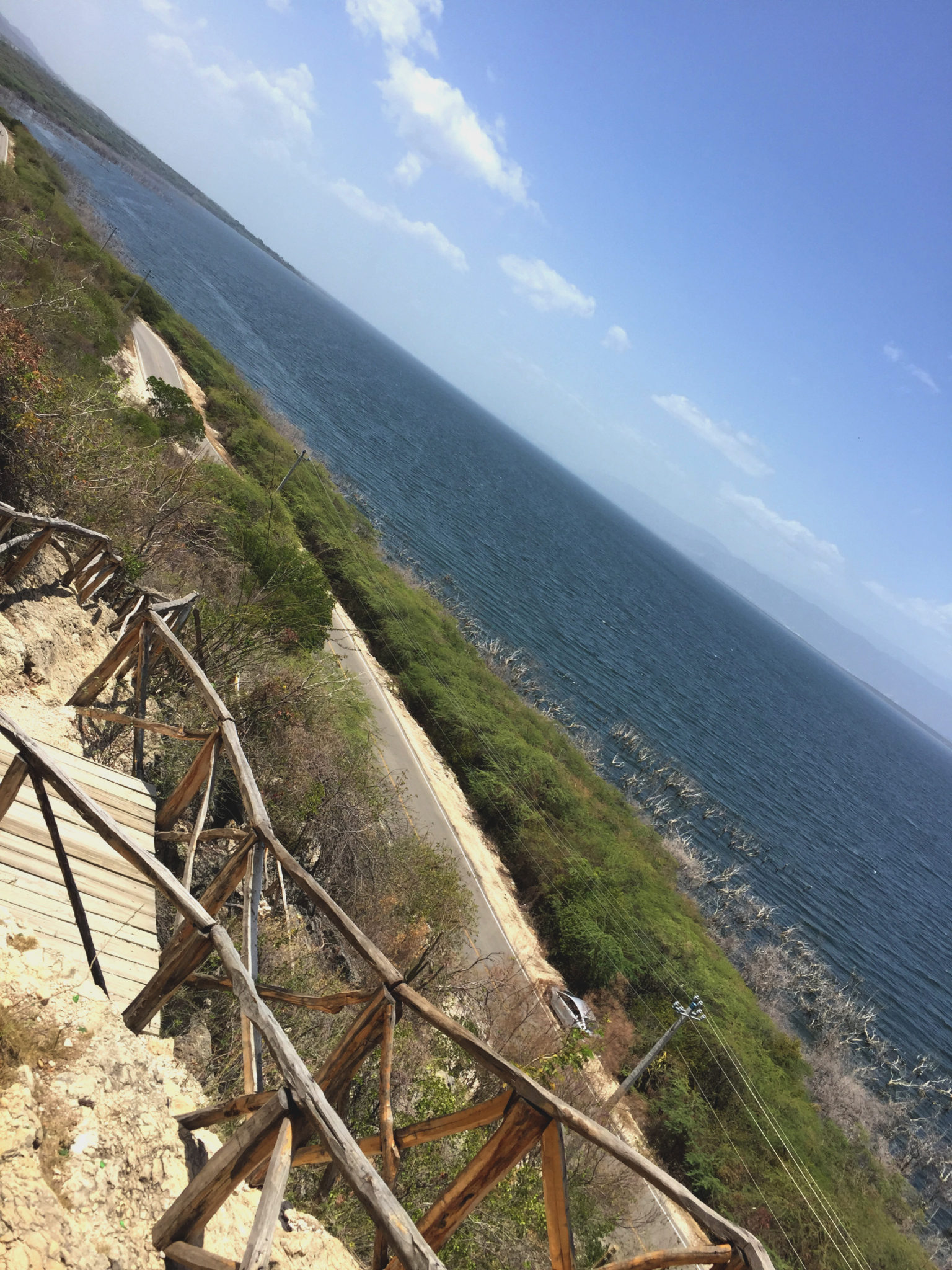 Republique_dominicaine_lago_enriquillo_las_caritas_stairs