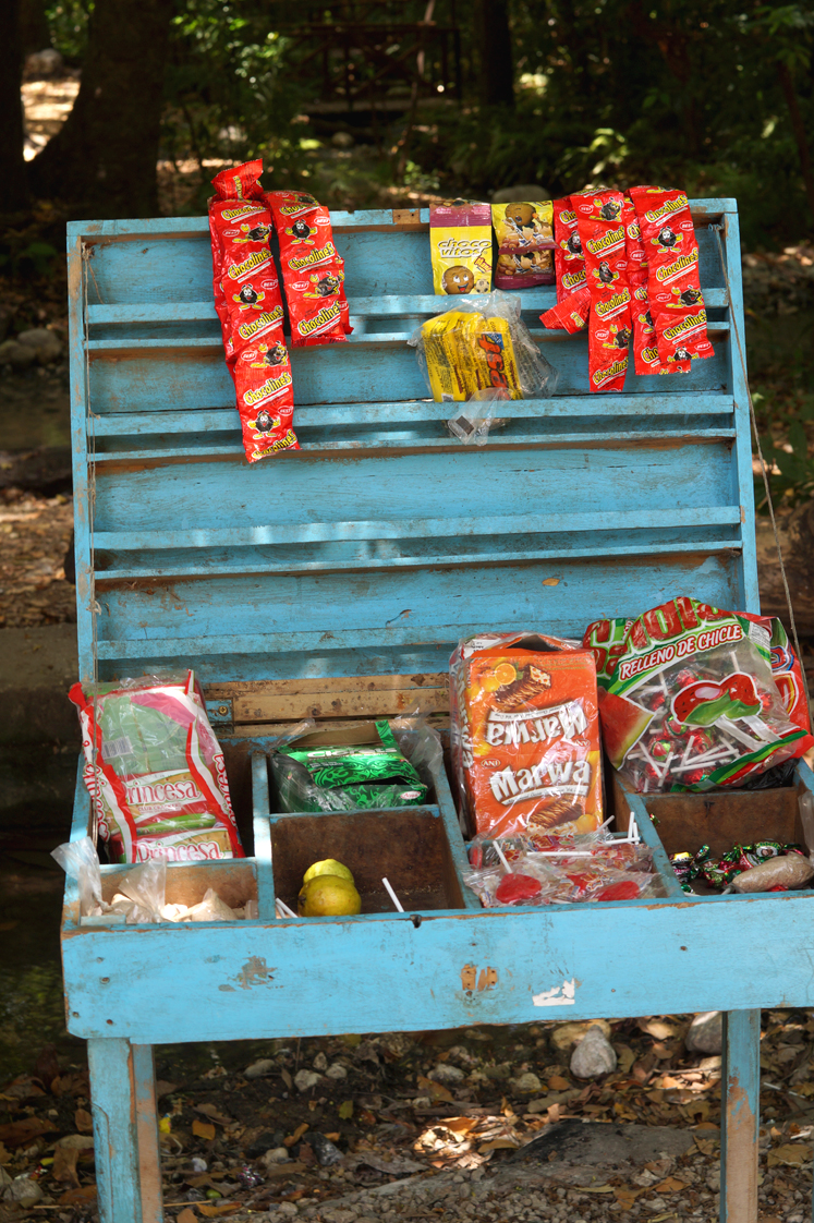 Republique_dominicaine_route_lago_enriquillo_stand_snack_dominicain