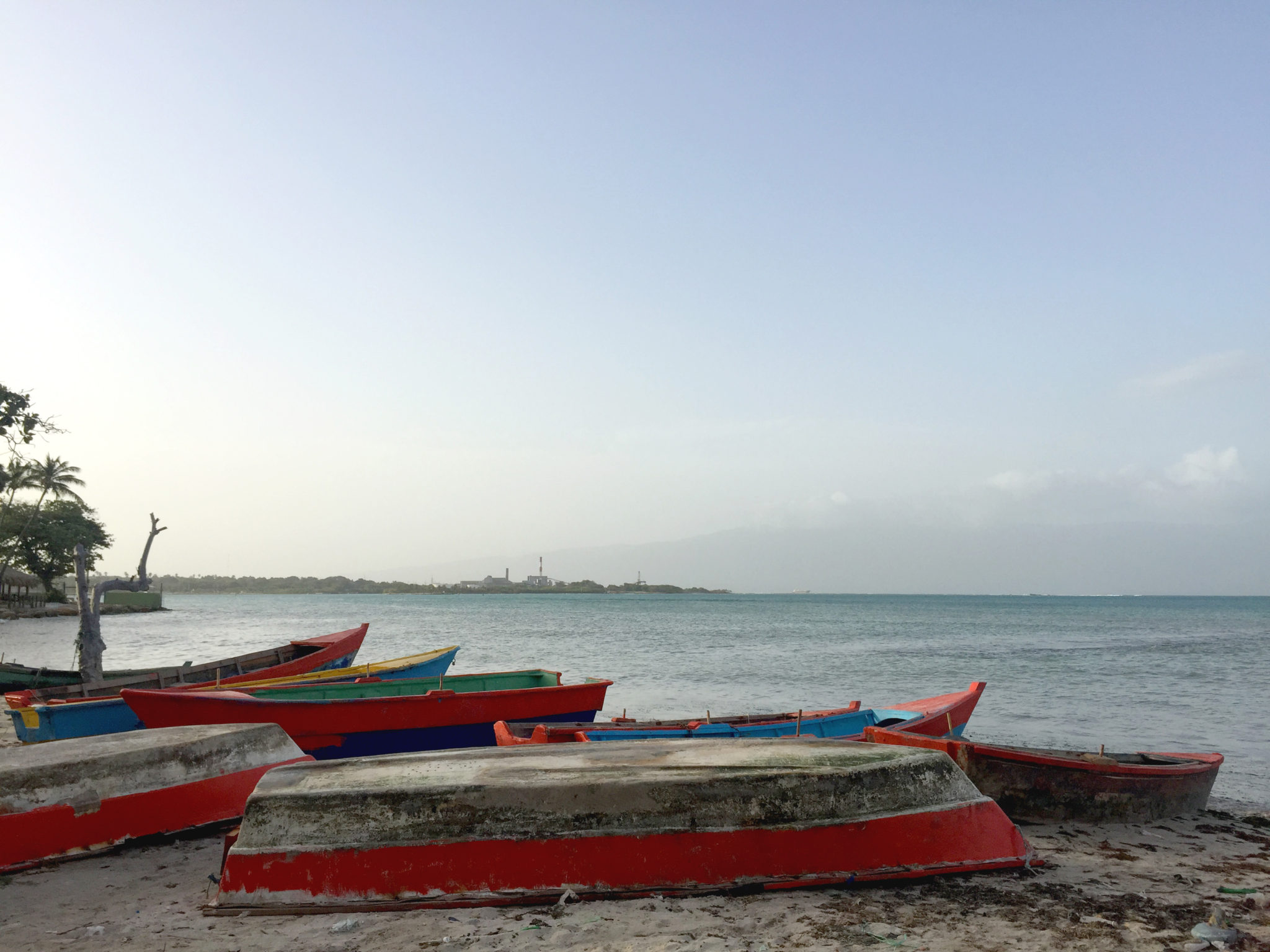 Roadtrip_republique_dominicaine_barque_pecheur-barahona_baie