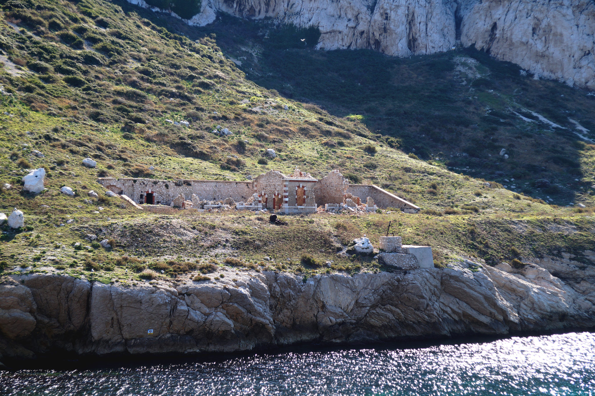 Marseille_ile_maire_ruines_militaires