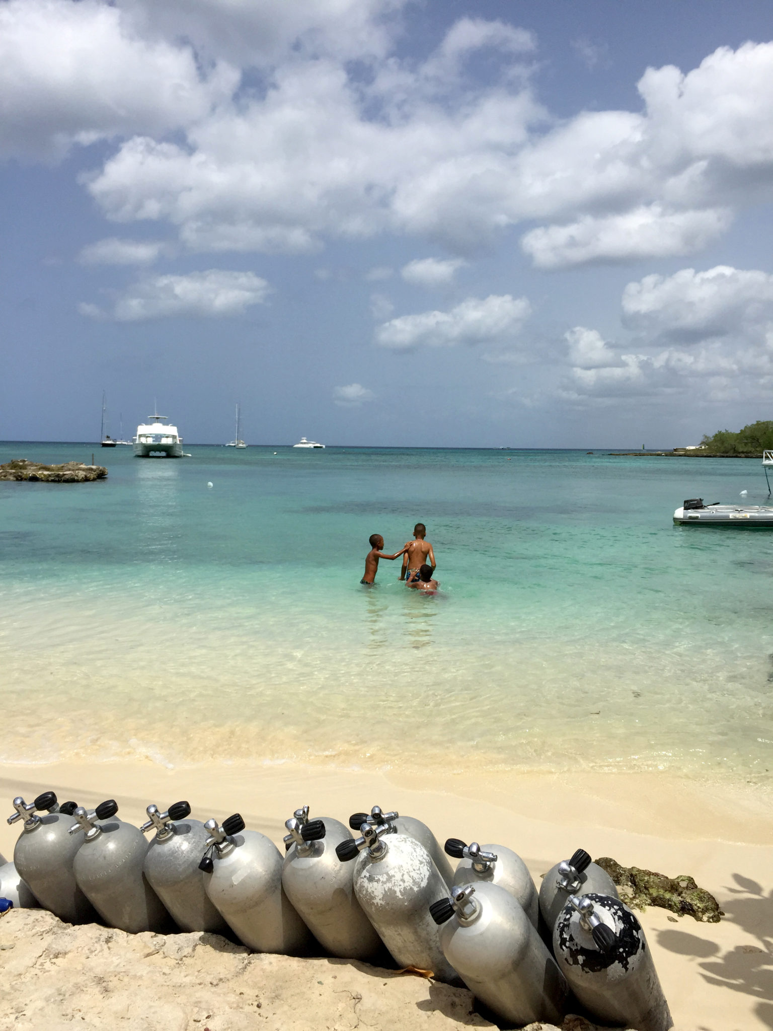 Republique_dominicaine_roadtrip_bayahibe_embarcadere_plongee_bouteilles