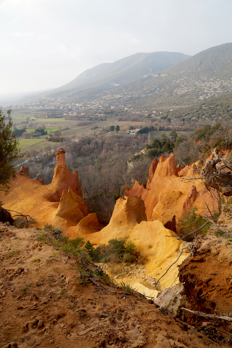 Rustrel_colorado_provencal_cheminees_de_fees