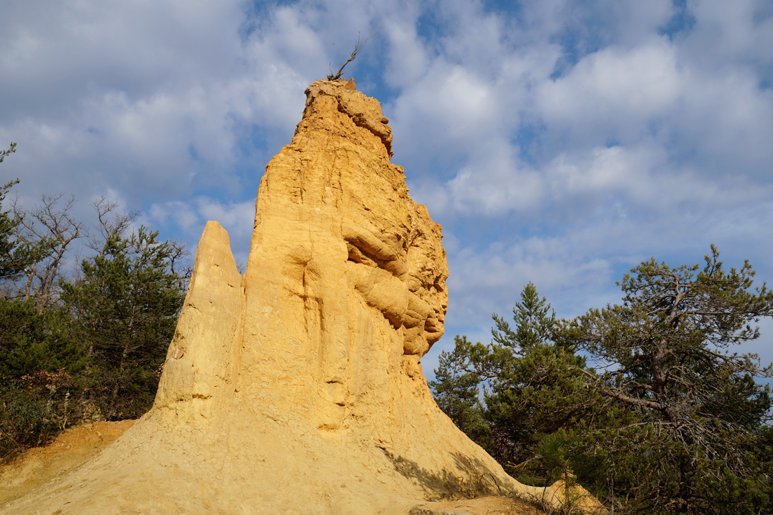 Rustrel_colorado_provencal_desert_blanc