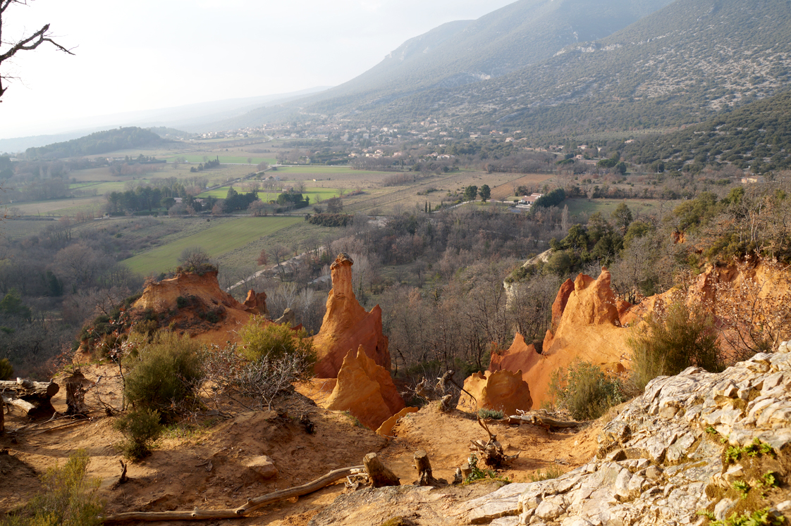 Rustrel_colorado_provencal_rustrel_cheminees_de_fees