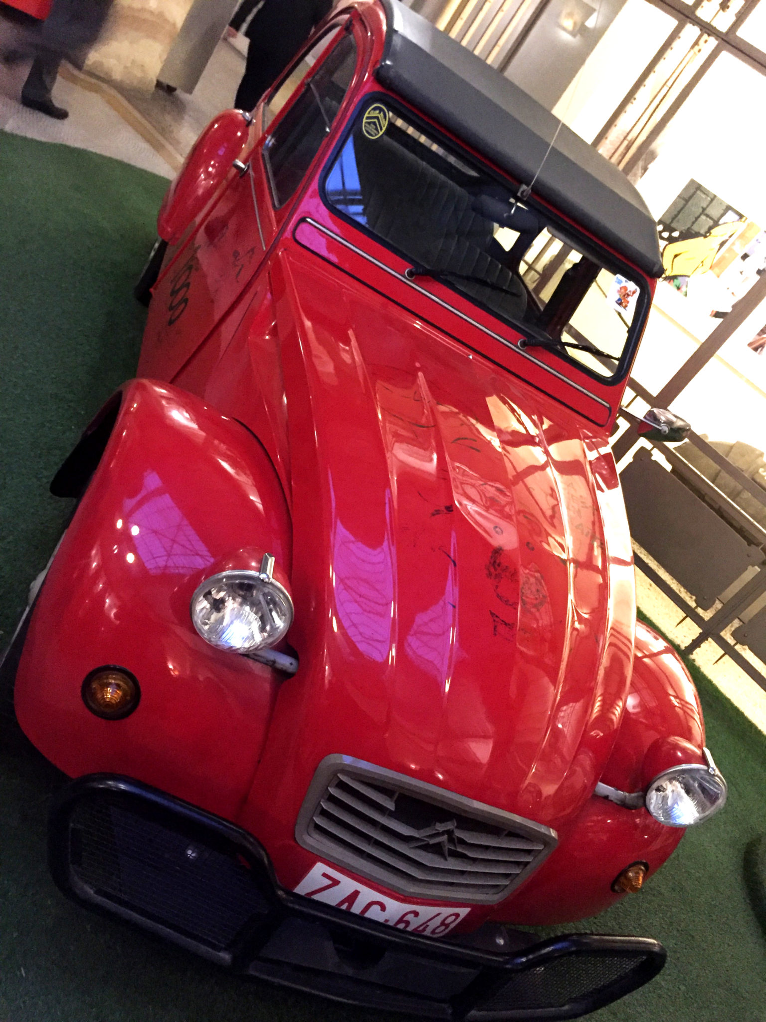Hema_Bruxelles_Centre_Belge_Bande_Dessinee_2cv_roba_boule_bill