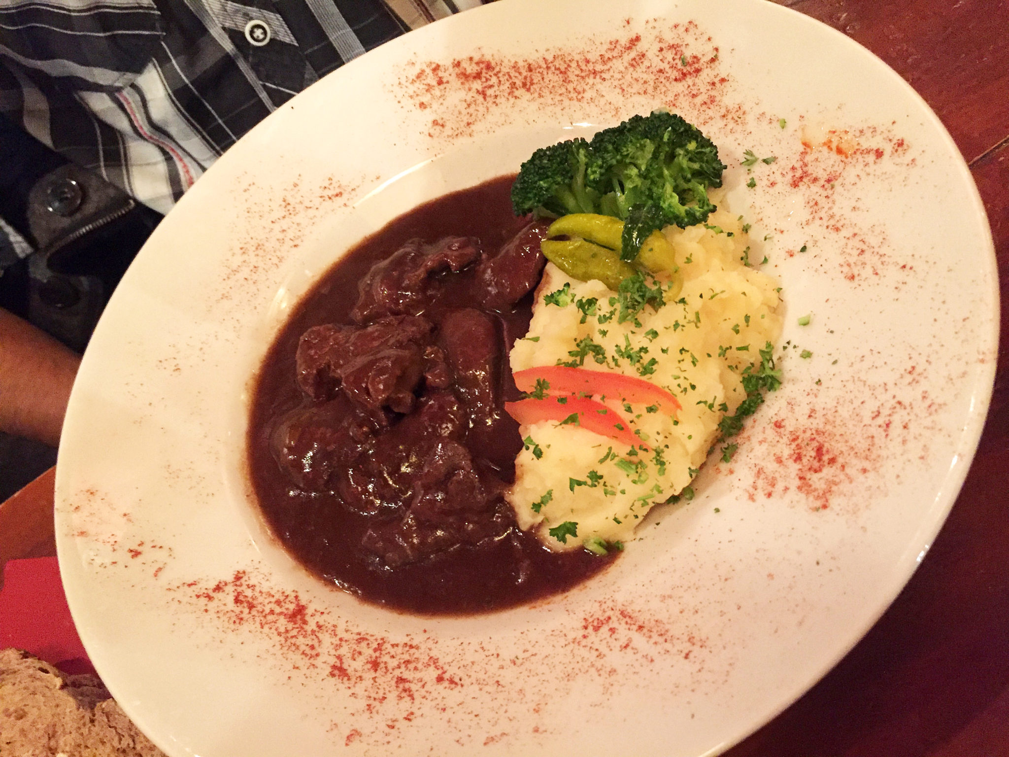 Hema_Bruxelles_bonnes_adresses_9_et_voisins_restaurant_carbonnade_flamande