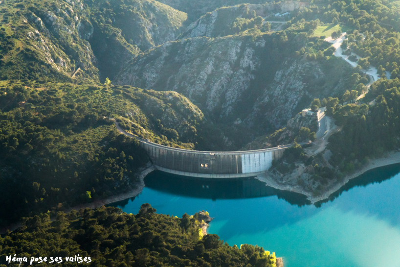 Hema_up_in_the_air_barrage_bimont_lac_mont_sainte_victoire
