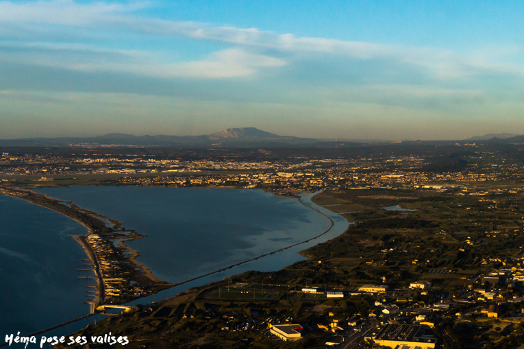 Hema_up_in_the_air_etang_berre_bolmon_aeroport_marseille_provence_ciel