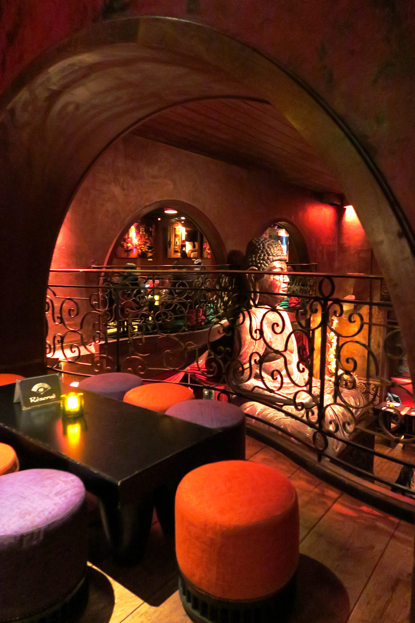 Hemaposesesvalises_buddha_bar_paris_idee_sortie_adresse
