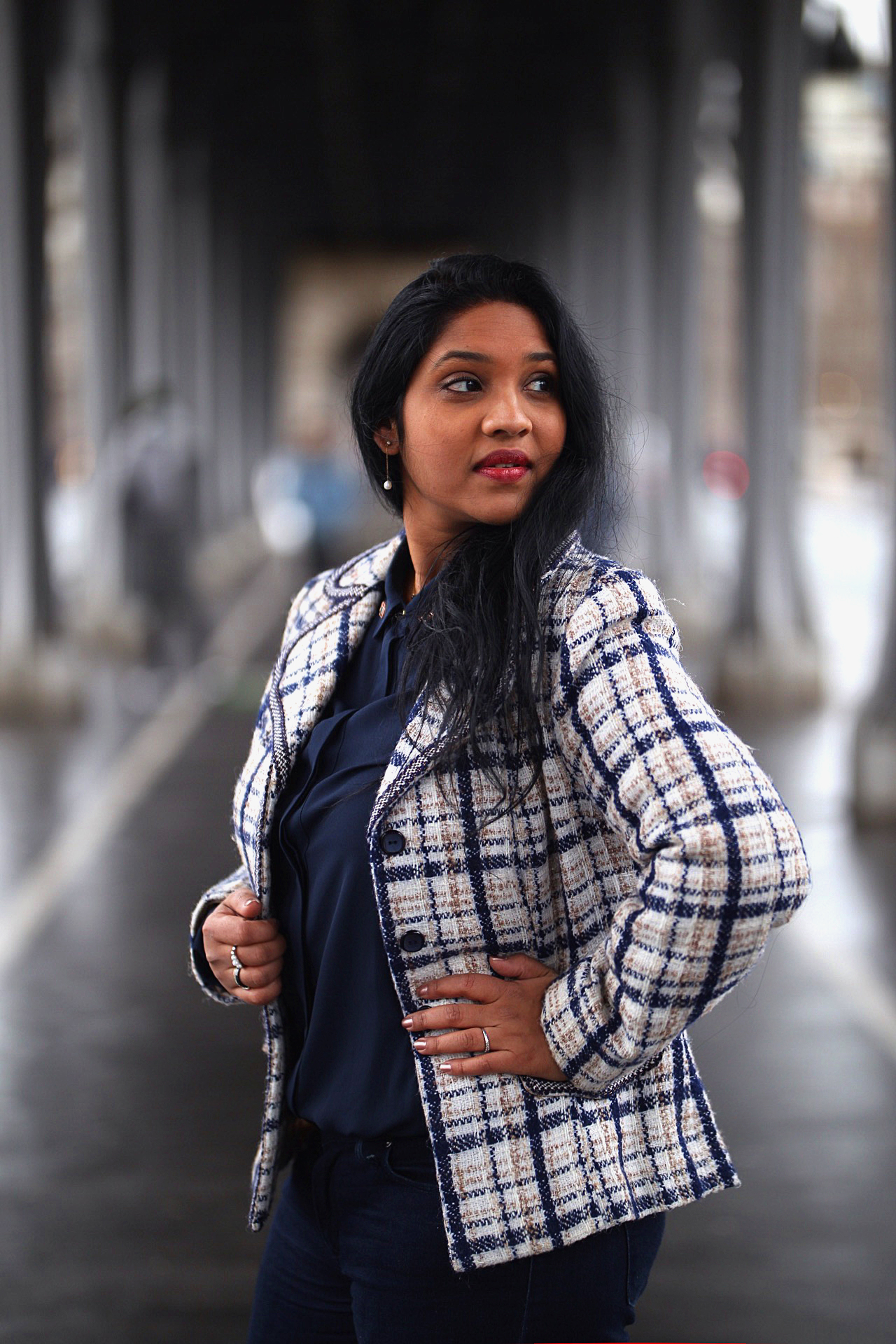 La_veste_en_tweed_vintage_paris_bir_hakeim_look_blog_mode_hema_pose_ses_valises10