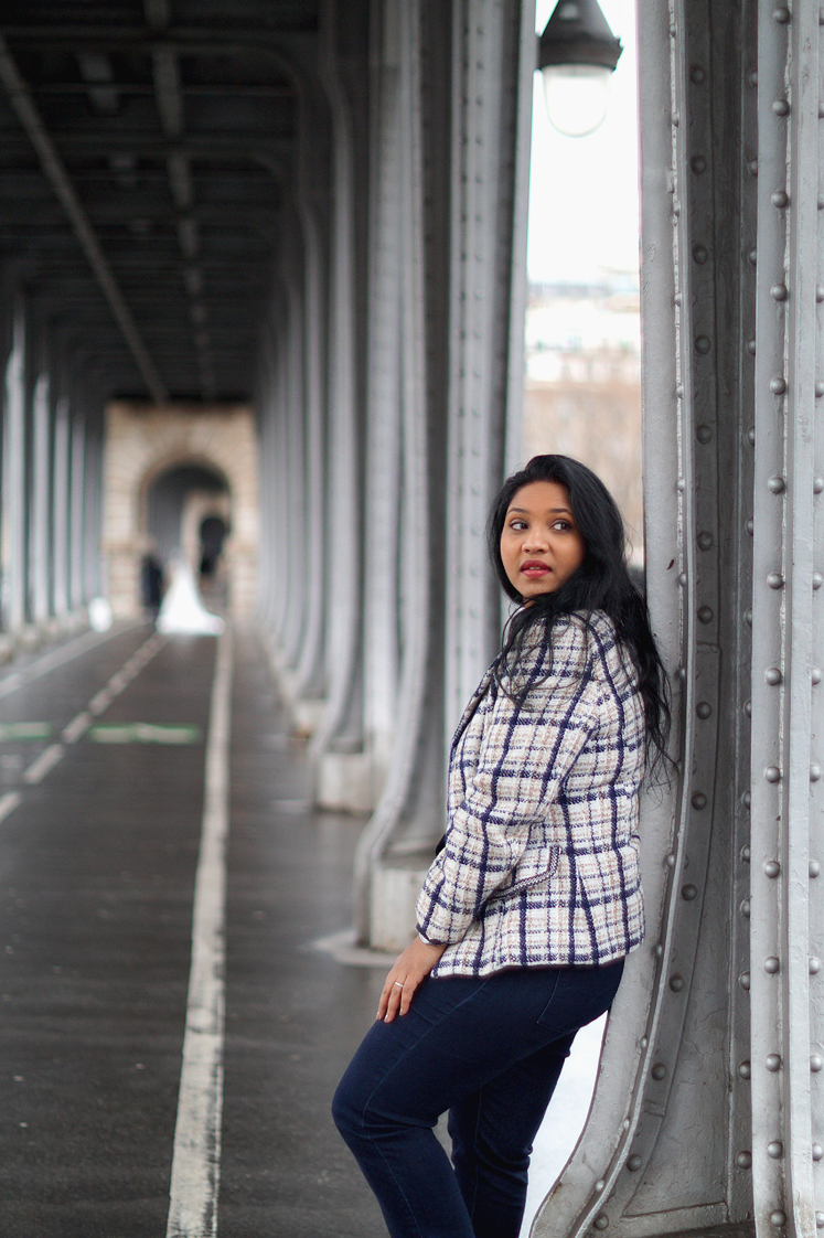 La_veste_en_tweed_vintage_paris_bir_hakeim_look_blog_mode_hema_pose_ses_valises6