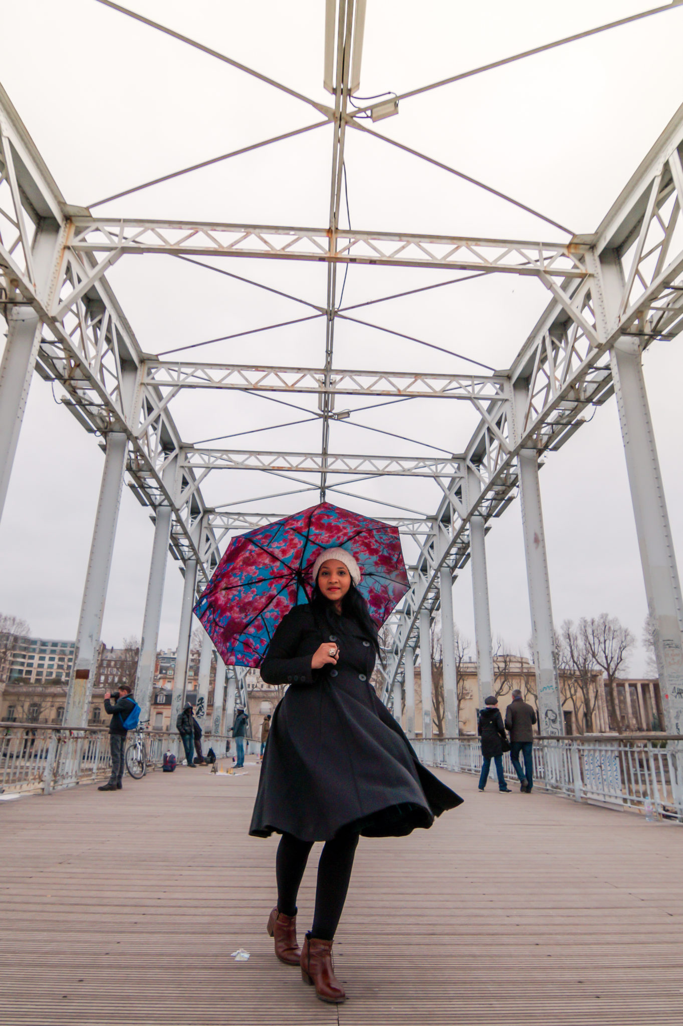 Hemaposesesvalises_Happysweeds_Cherry_Umbrella_manteau_max&co_winter_paris_blog_mode
